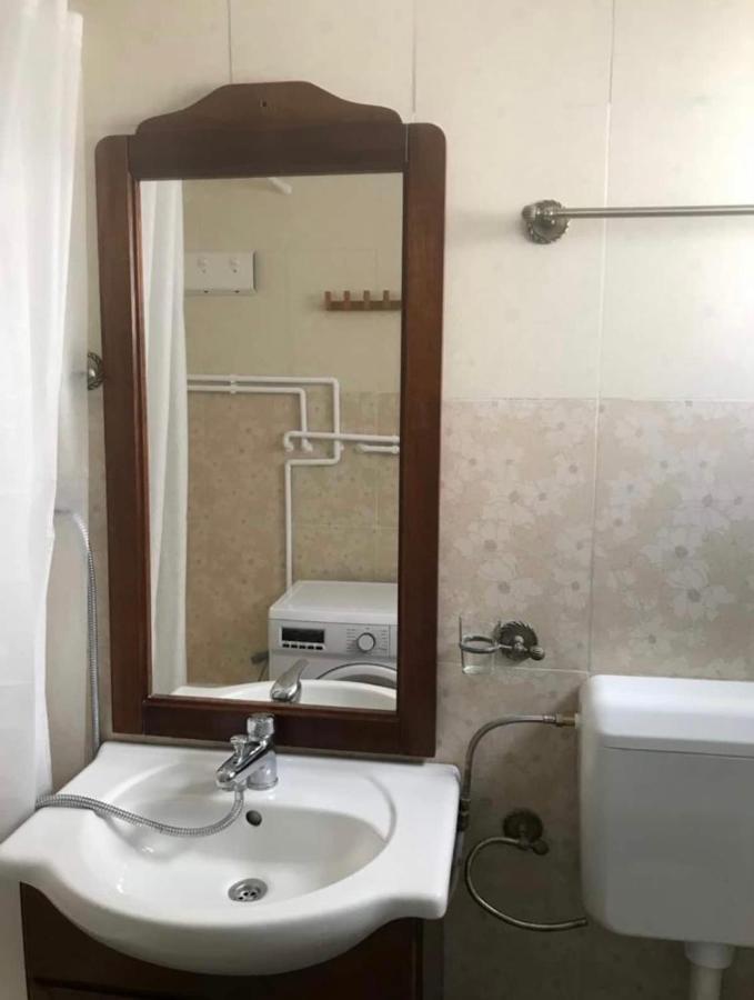 Armeneasca Cozy Studio Bukares Bagian luar foto
