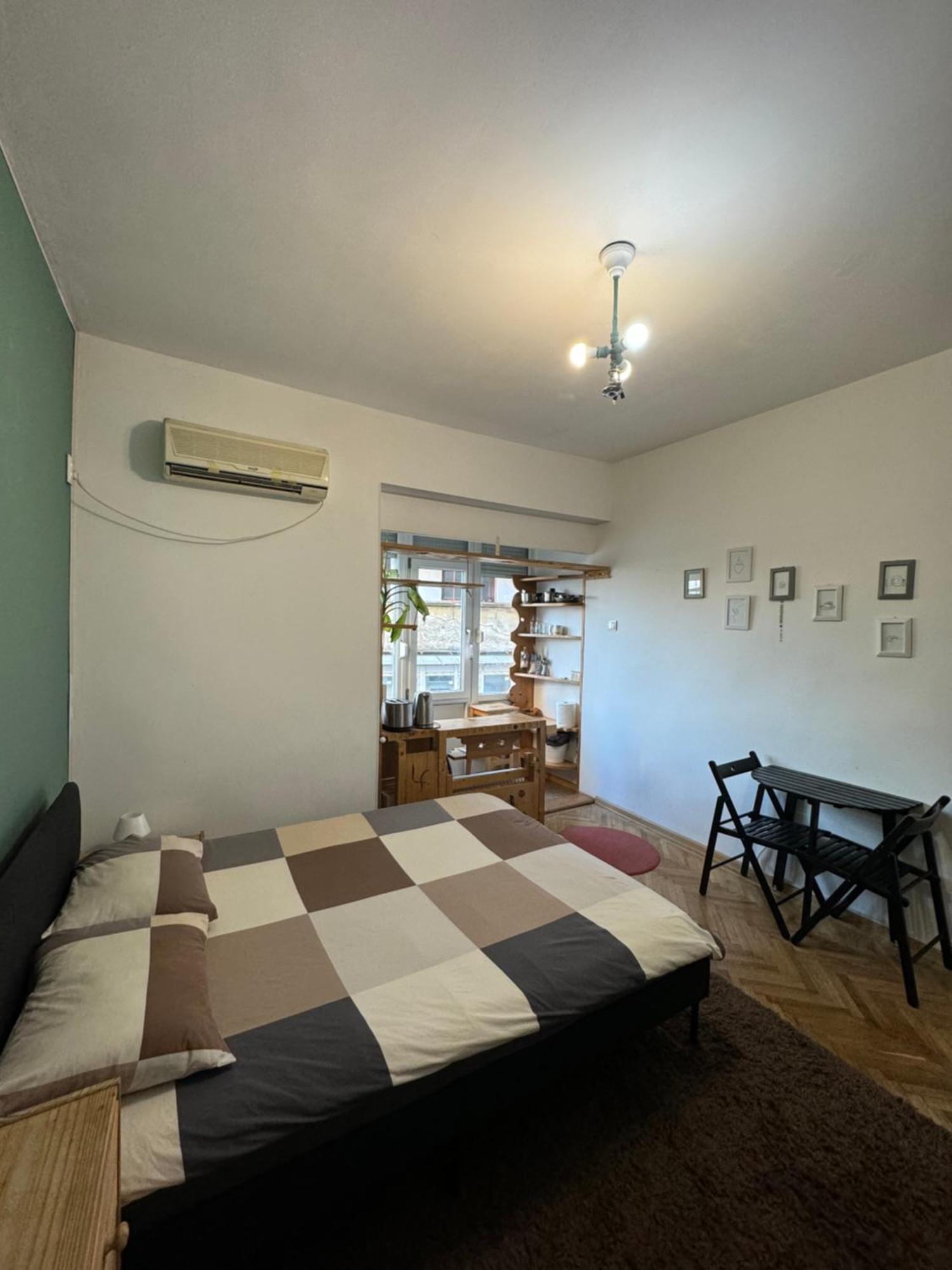 Armeneasca Cozy Studio Bukares Bagian luar foto